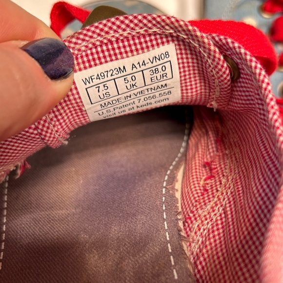 Taylor Swift Keds size 7.5 US, 38 EU - Picture 2 of 6